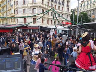 Orchestre DJ jean louis daniel's image festin des mai place de la liberation Nice
